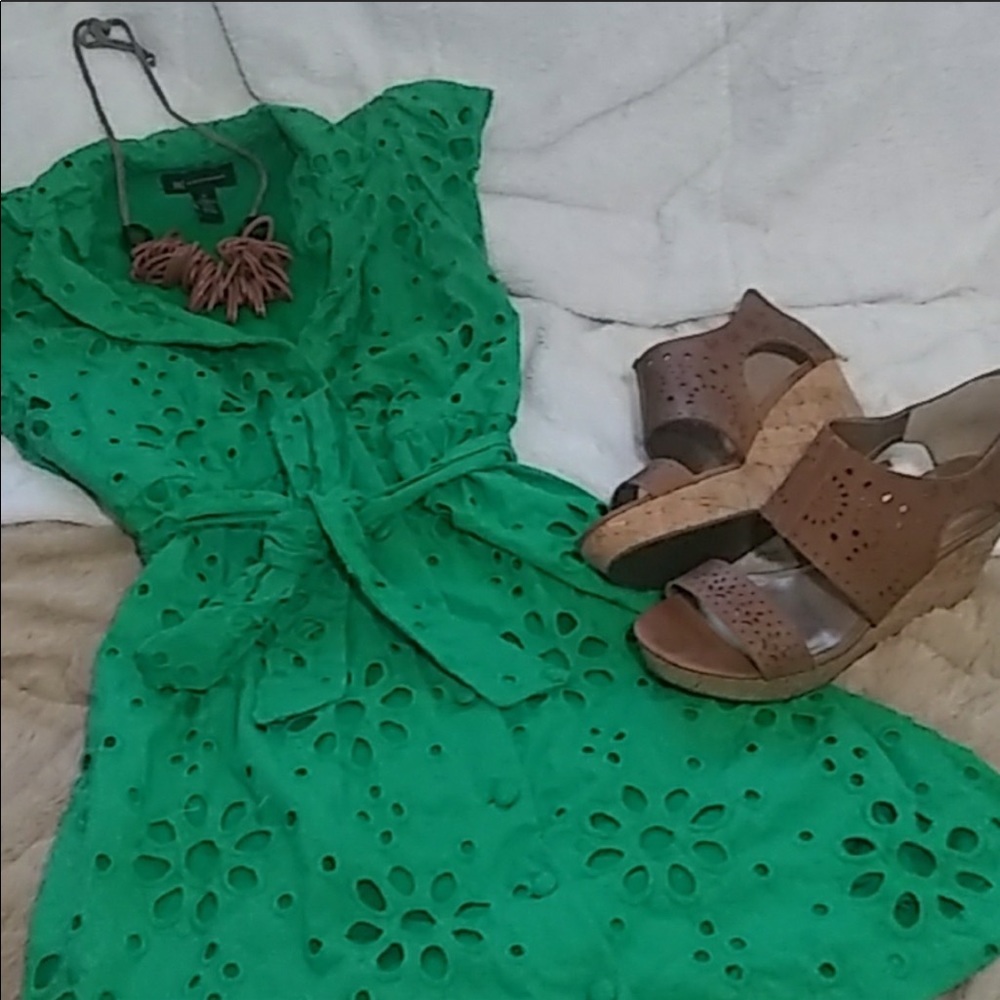 Adorable green eyelet dress! Spring Easter Summer